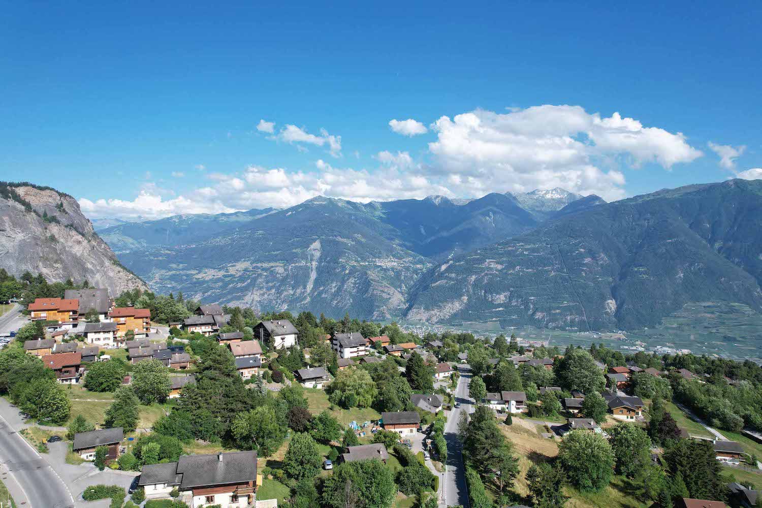 Le Vieux Valais & Aftersky