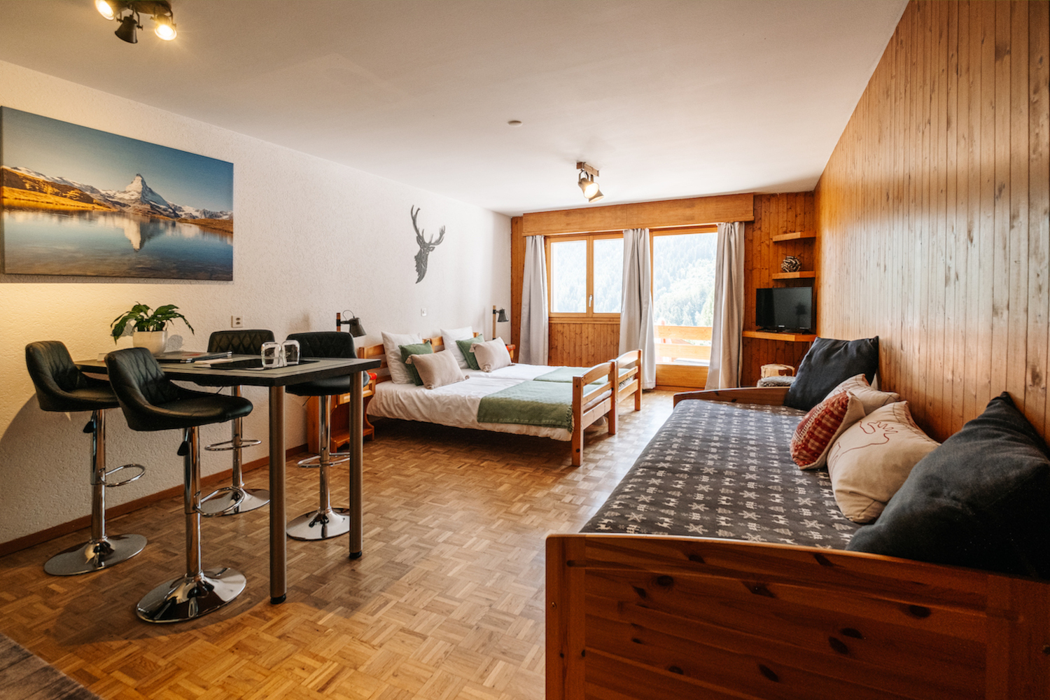 Le Vieux Valais & Aftersky
